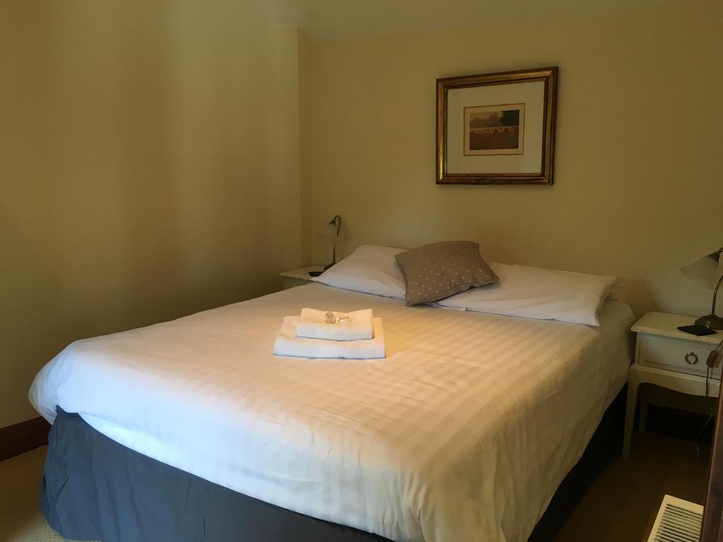 The Crown Hotel Mundford Ngoại thất bức ảnh