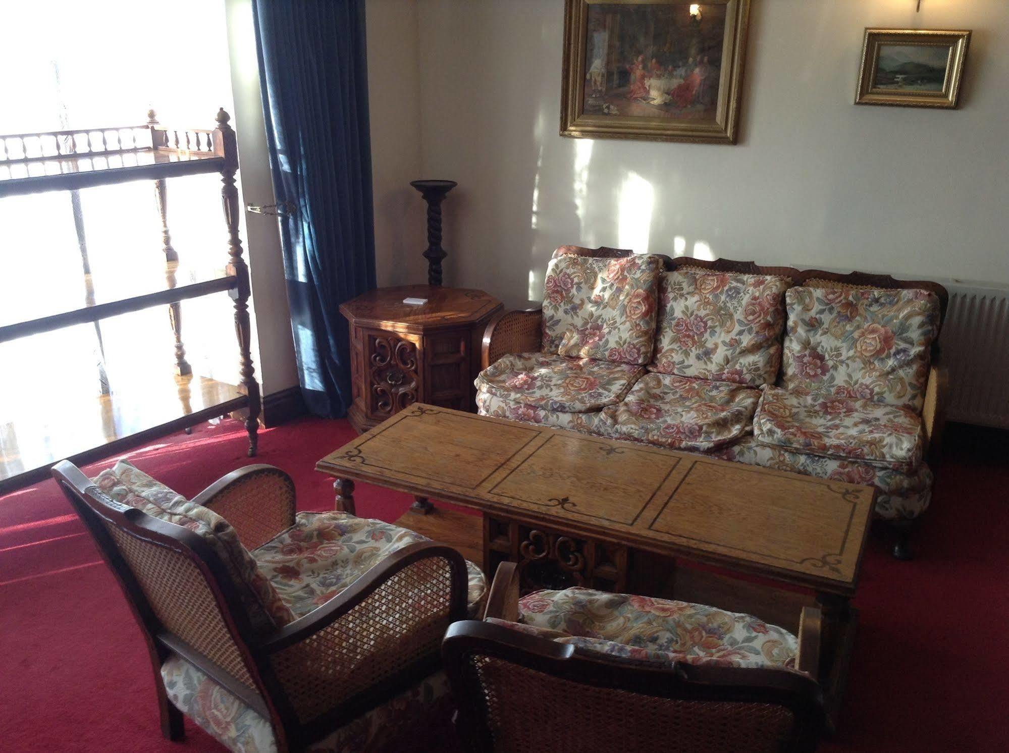 The Crown Hotel Mundford Ngoại thất bức ảnh
